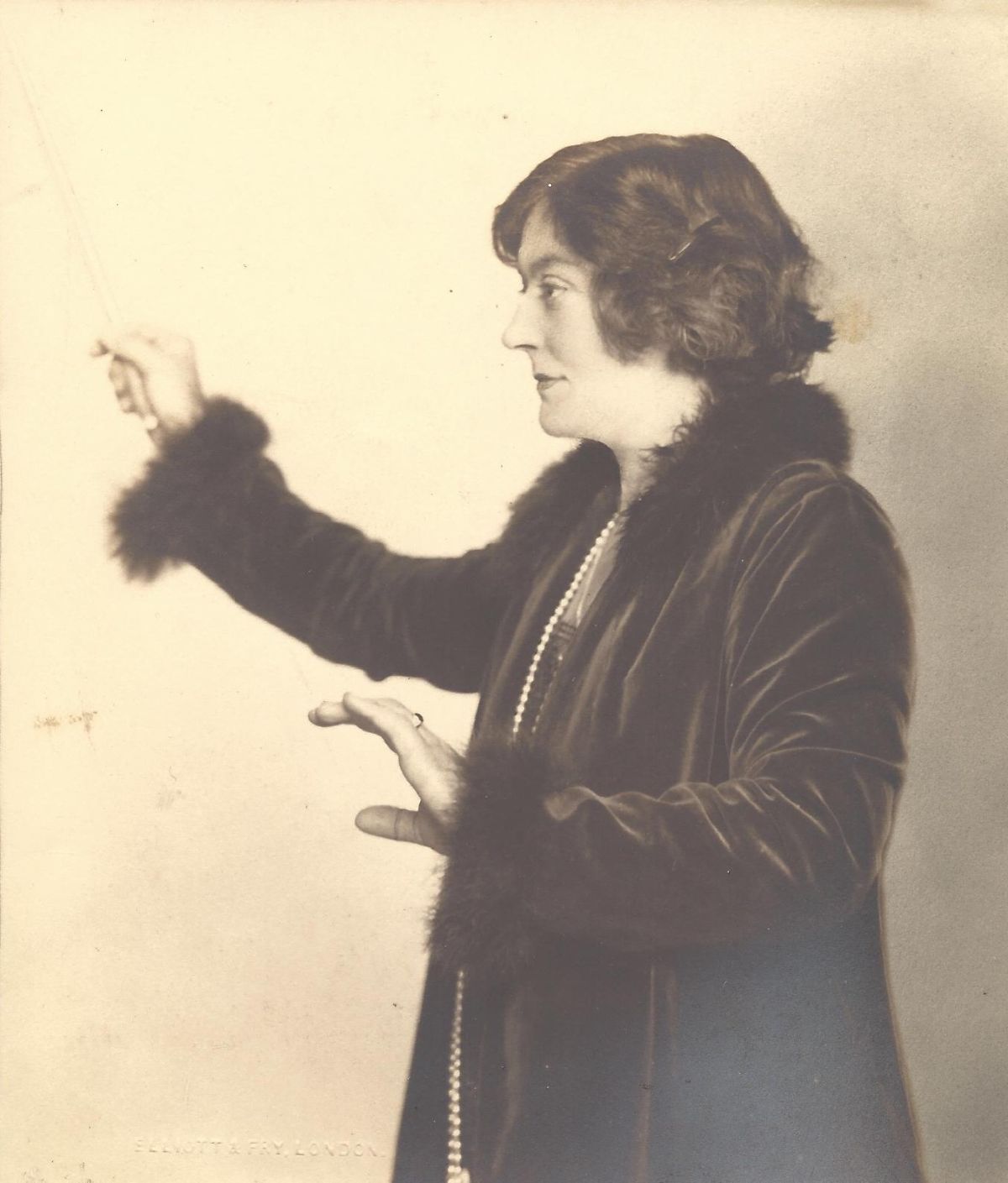 Photograph of Susan Spain-Dunk conducting